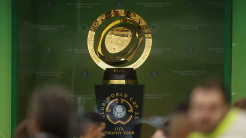 尤文客场挑战卡利亚里：弗拉霍维奇与伊尔迪兹领衔首发，洛卡特利重返赛场