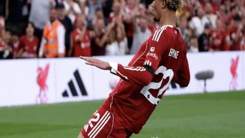 马龙樊振东王楚钦难得相聚，欢乐表情包展现激动情绪——中国青年报